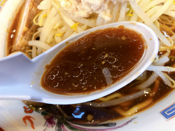らー麺 シャカリキ 正油 スープ