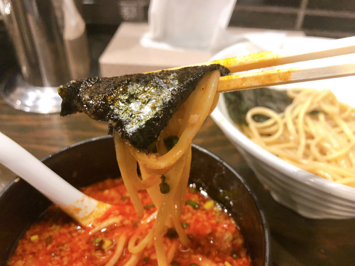 札幌 Fuji屋@すすきの 辛化つけ麺 つけ汁 海苔