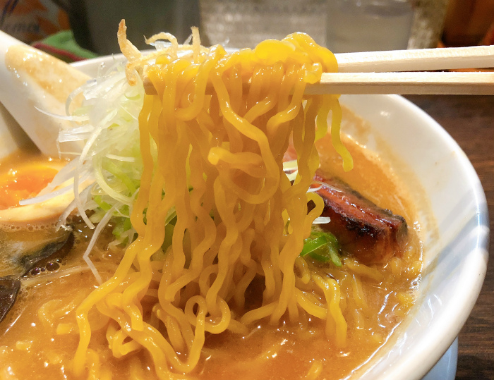 麺屋 雪風 すすきの店@すすきの 濃厚味噌らーめん  麺