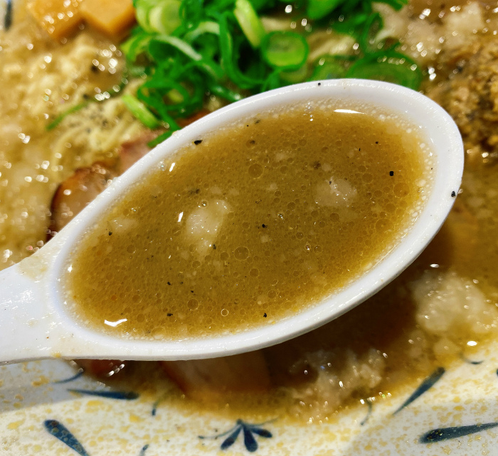 札幌 Fuji屋 東区 味噌ラーメン（魚介豚骨背脂）スープ