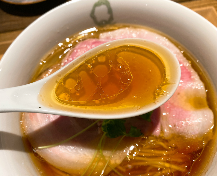 Japanese Ramen Noodle Lab Q 醤油らぁ麺 スープ