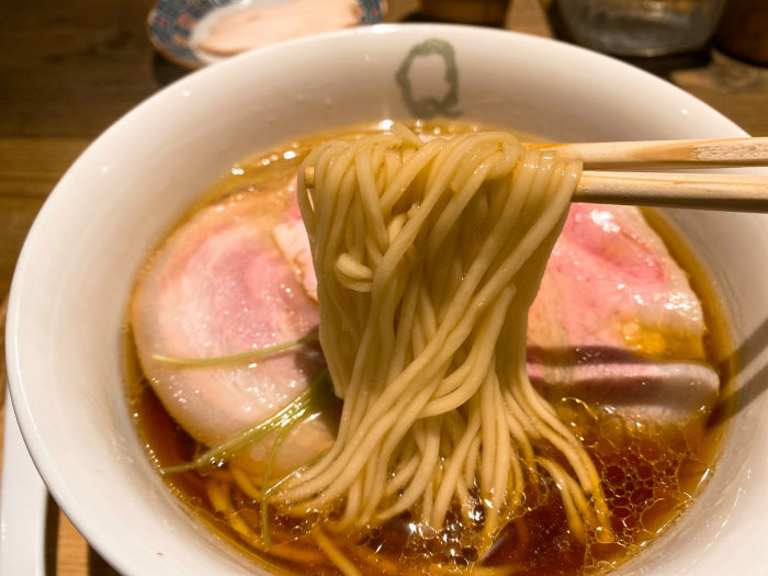 Japanese Ramen Noodle Lab Q 醤油らぁ麺  麺