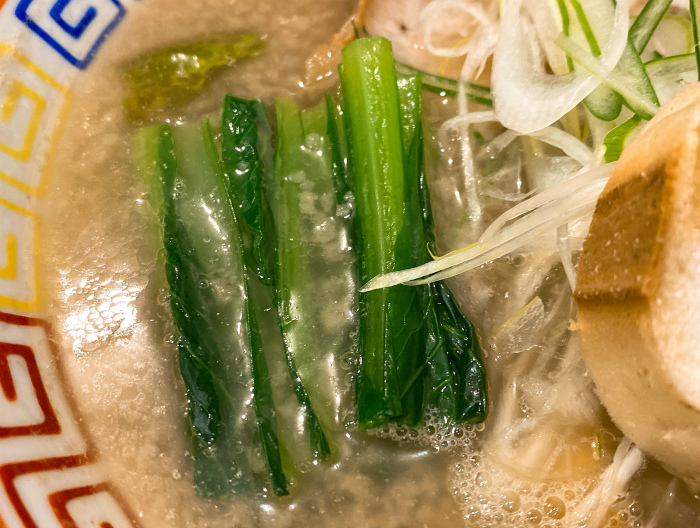太麺背脂ラーメン 青菜
