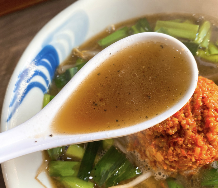 我流麺舞 飛燕 台湾ラーメン スープ