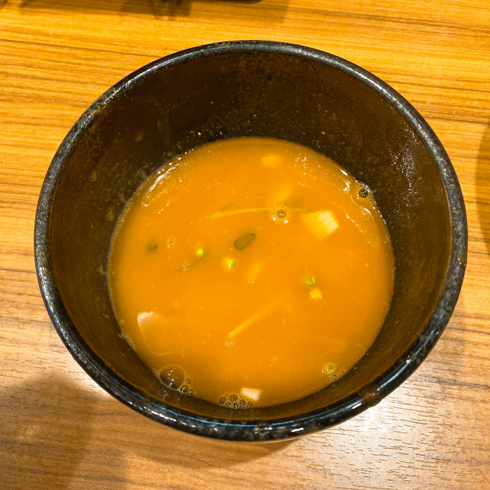 限定：辛味噌の煮干しつけ麺 割りスープ